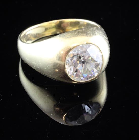 A gentlemans 18ct gold solitaire diamond ring, size L.